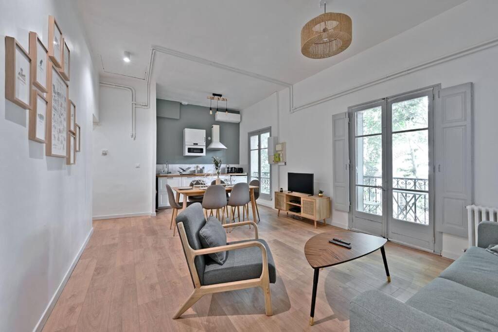 Au Coeur Des Platanes - Parking Gratuit Sous-Terrain - Clim - Balcon Apartment Avignon Ngoại thất bức ảnh