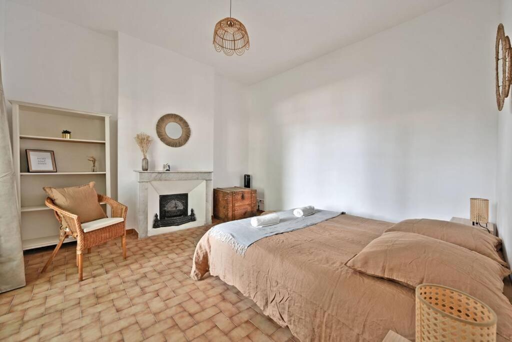 Au Coeur Des Platanes - Parking Gratuit Sous-Terrain - Clim - Balcon Apartment Avignon Ngoại thất bức ảnh