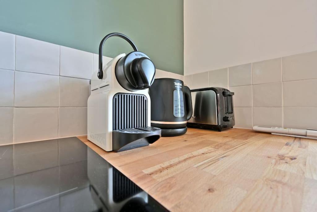 Au Coeur Des Platanes - Parking Gratuit Sous-Terrain - Clim - Balcon Apartment Avignon Ngoại thất bức ảnh